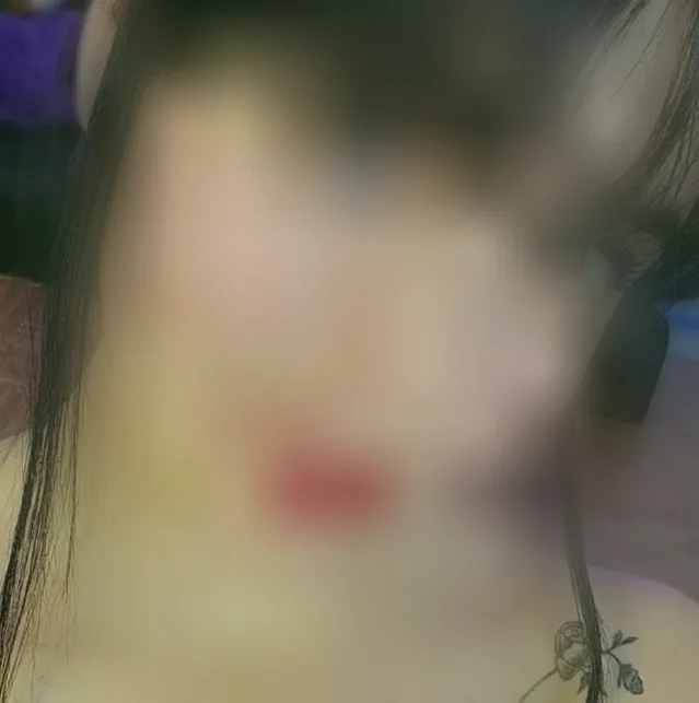 Agata, 28