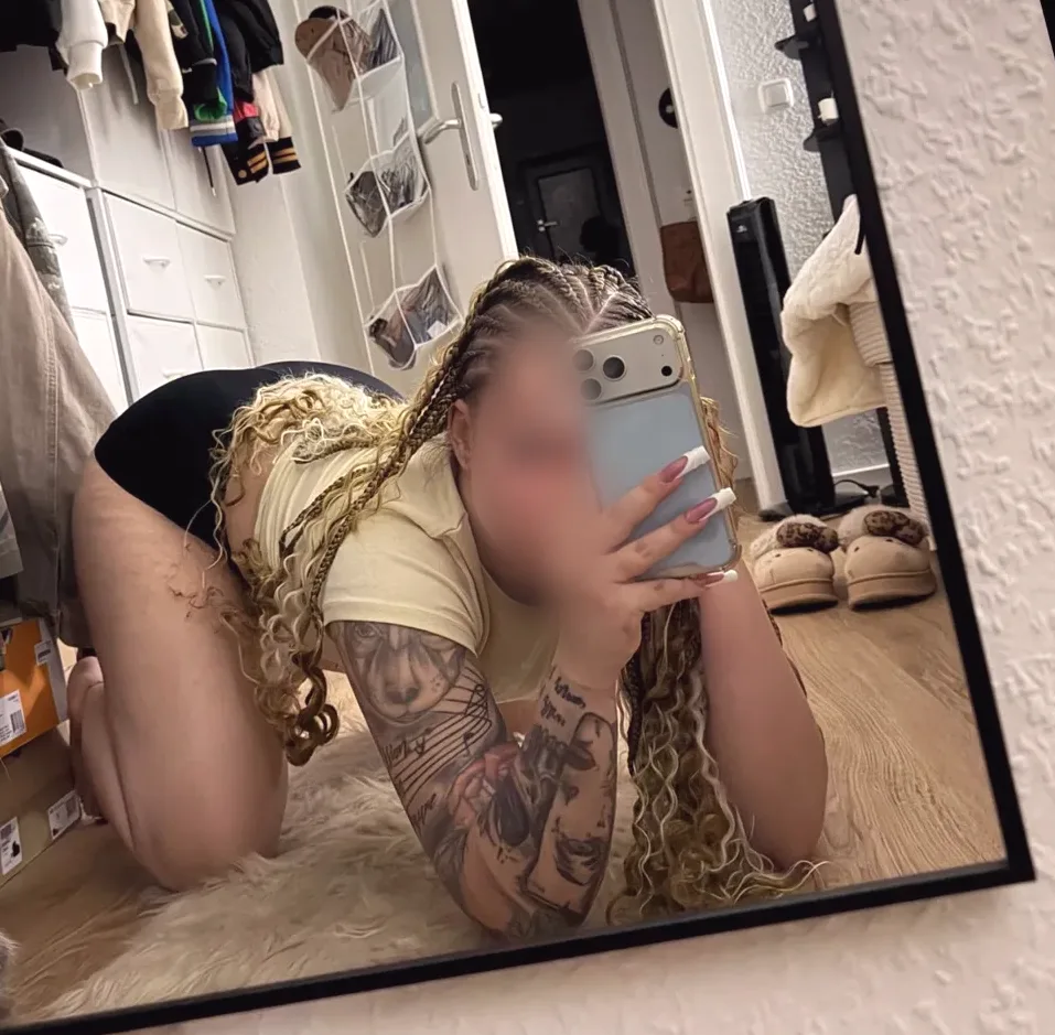 Amara, 30