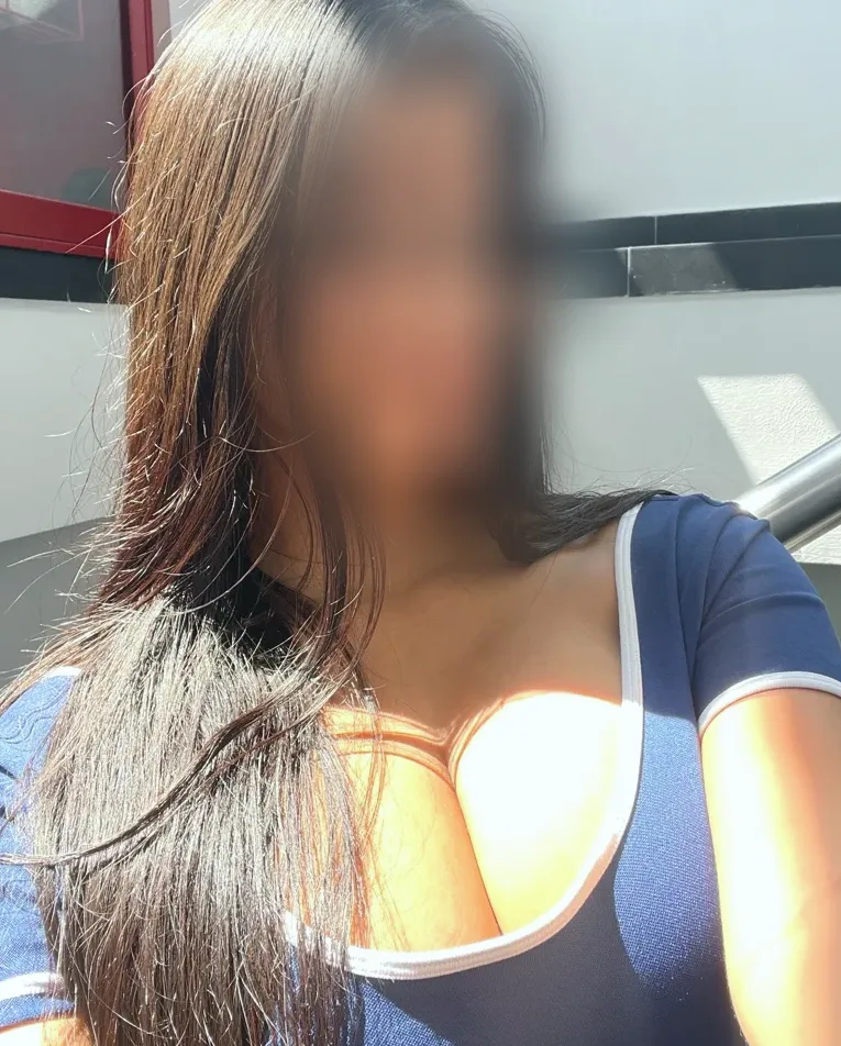 Dina, 20