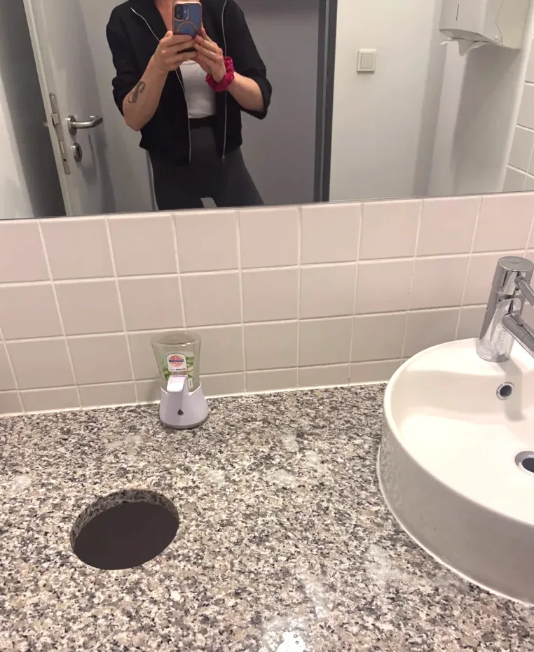 Farah, 39
