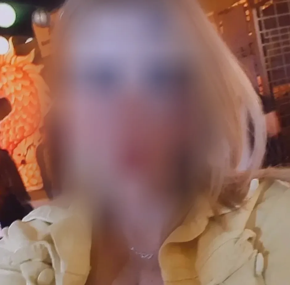 Lauren, 35