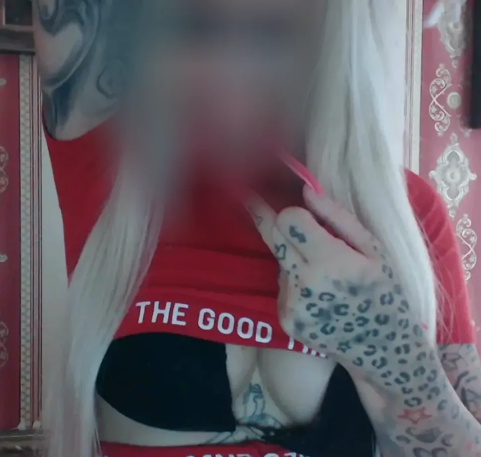Niamh, 30